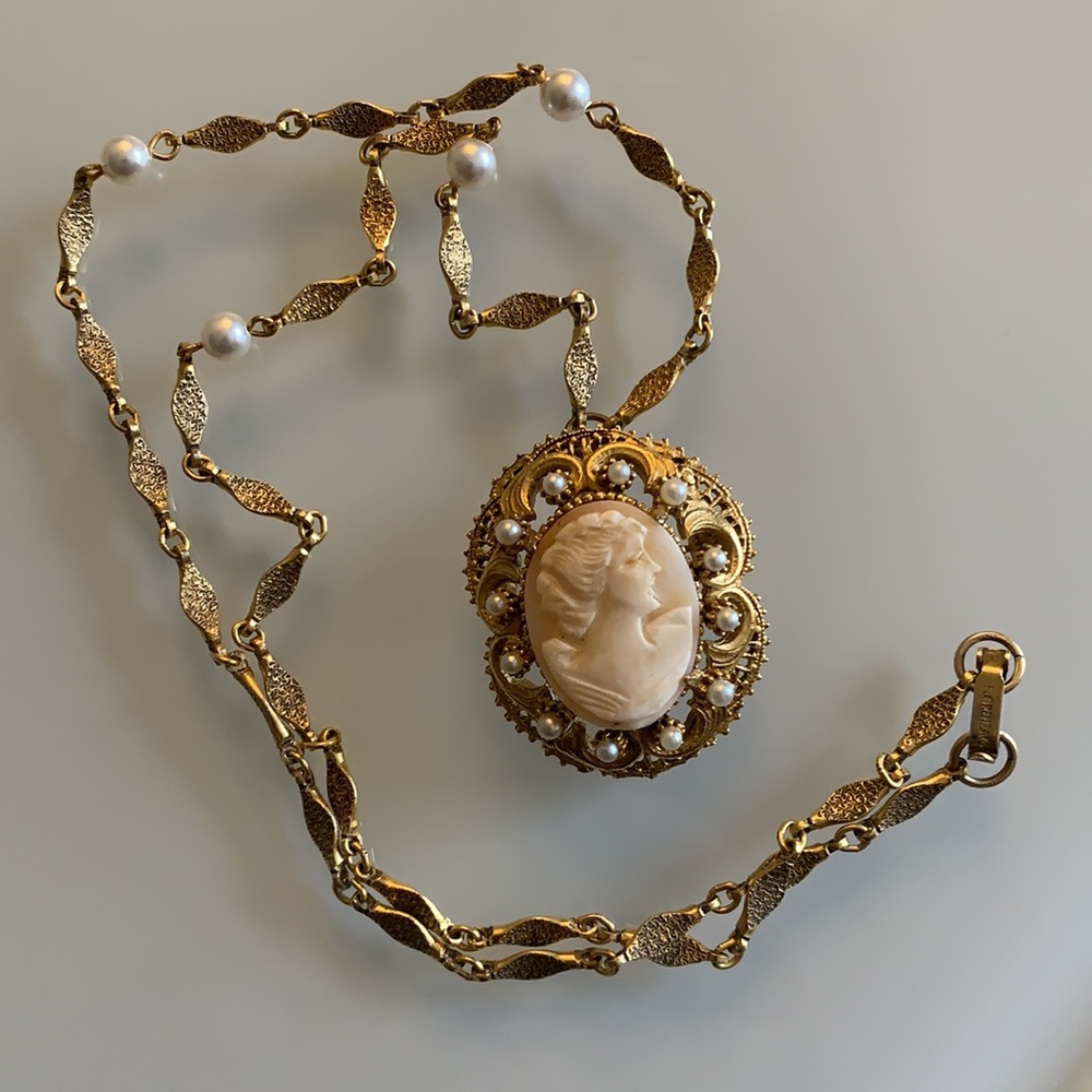 Florenza Cameo Brooch Necklace costume jewelry
